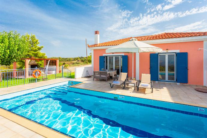 ,Beautiful villa with private pool, terrace, and garden with panoramic countryside views . - Europe Villas Collection . (Galerie de photos) }}