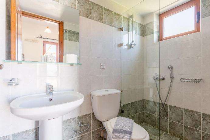 En suite bathroom with shower . - Maroulas Villas Collection . (Photo Gallery) }}