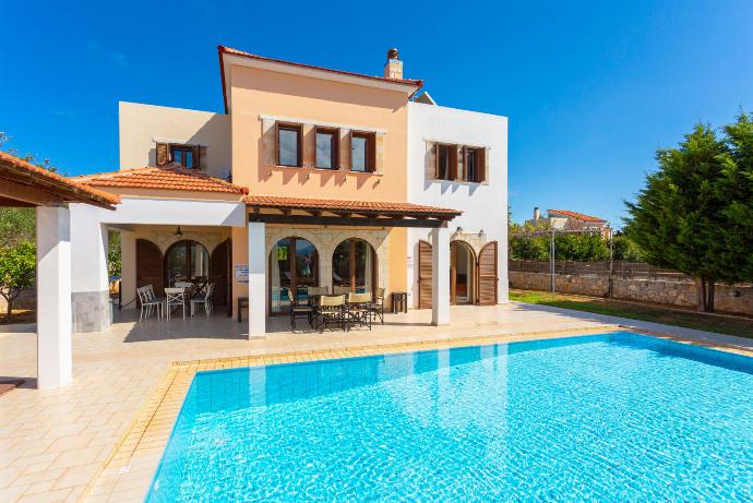 ,Beautiful villa with private pool and terrace . - Kefalas Villas Collection . (Photo Gallery) }}