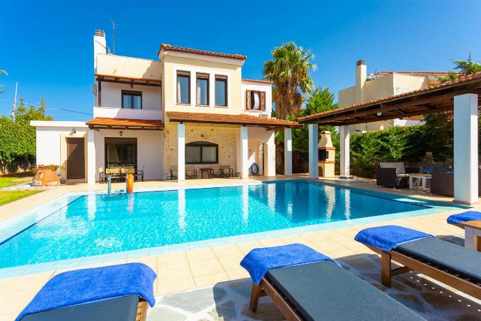 Beautiful villa with private pool and terrace . - Kefalas Villas Collection . (Photo Gallery) }}