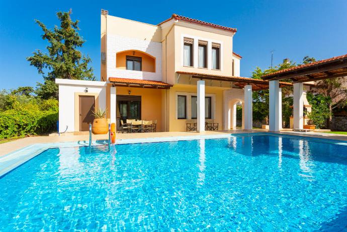 Beautiful villa with private pool and terrace . - Kefalas Villas Collection . (Галерея фотографий) }}