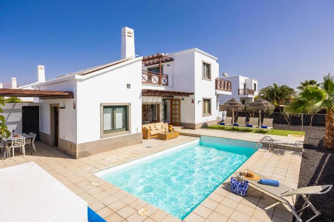  . - Villa Ivan . (Photo Gallery) }}