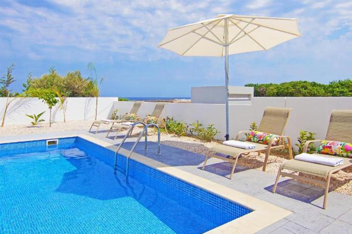 Beautiful villa with private pool and terrace . - Villa Avian . (Galería de imágenes) }}