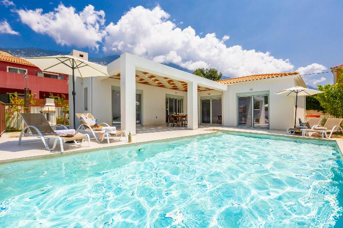  . - Villa Kira . (Photo Gallery) }}