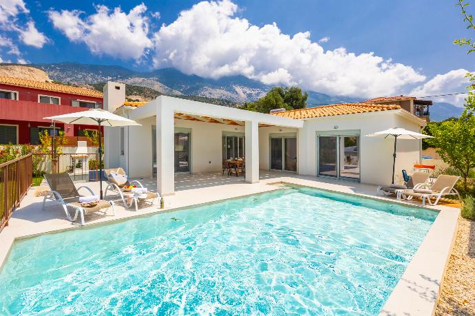  . - Villa Kira . (Photo Gallery) }}