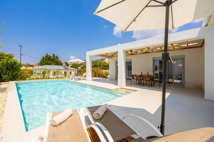  . - Villa Kira . (Photo Gallery) }}