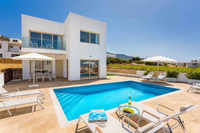 Beautiful villa with private pool and terrace with sea views . - Villa Diana Seaside . (Γκαλερί Φωτογραφιών) }}