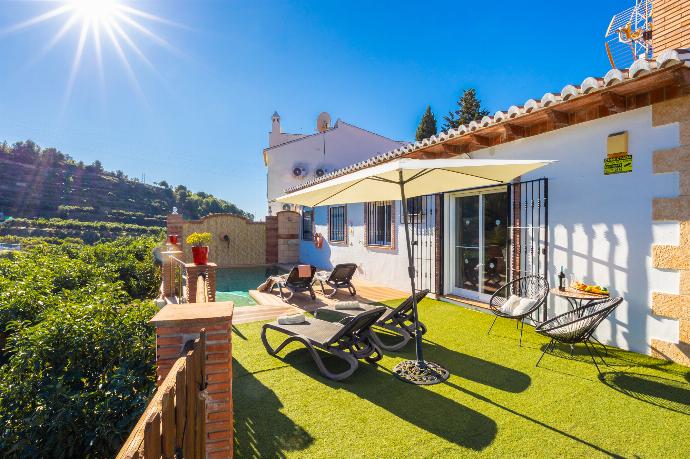 Beautiful villa with private pool and terrace . - Villa Tinao . (Photo Gallery) }}