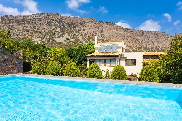 ,Beautiful villa with private pool, terrace, and garden . - Villa Elounda Plaka . (Photo Gallery) }}