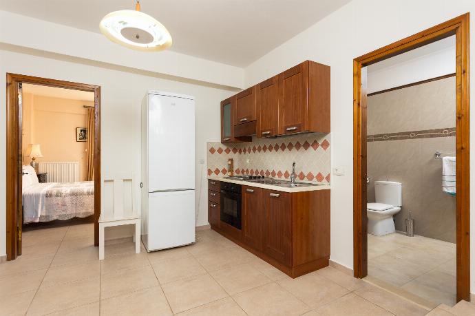 Kitchenette . - Villa Elounda Blue . (Photo Gallery) }}