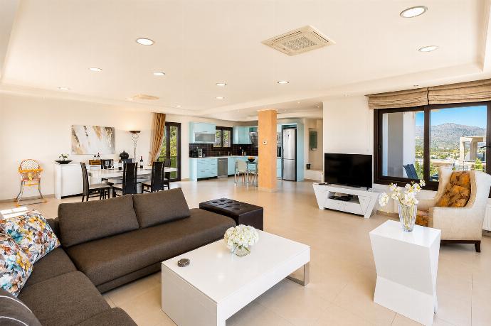  . - Villa Panorama . (Photo Gallery) }}