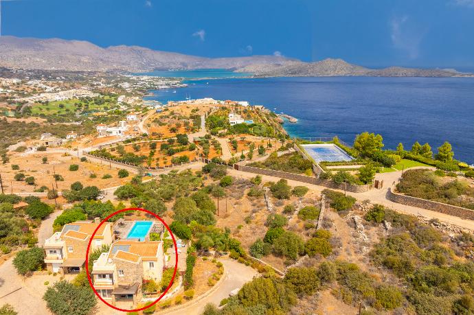 Aerial view showing location of villa . - Villa Glan Y Mor . (Photo Gallery) }}