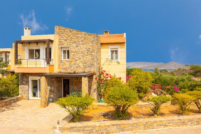 Rear view of villa . - Villa Glan Y Mor . (Photo Gallery) }}