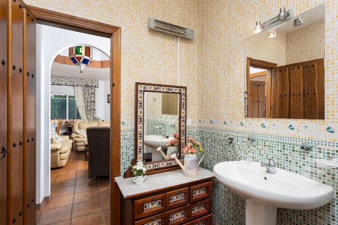 Family bathroom with shower . - Casablanca . (Photo Gallery) }}