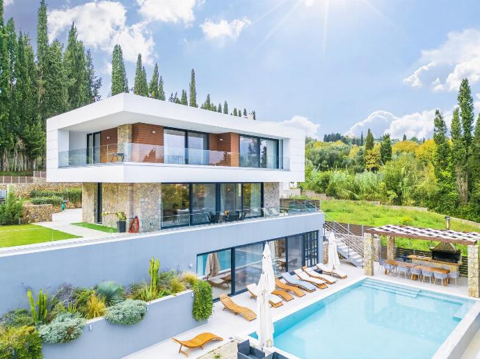  . - Villa Seren . (Photo Gallery) }}