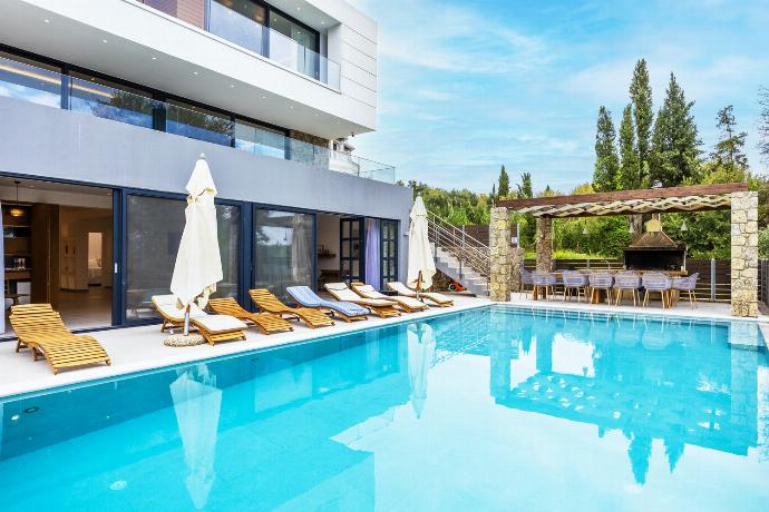  . - Villa Seren . (Photo Gallery) }}