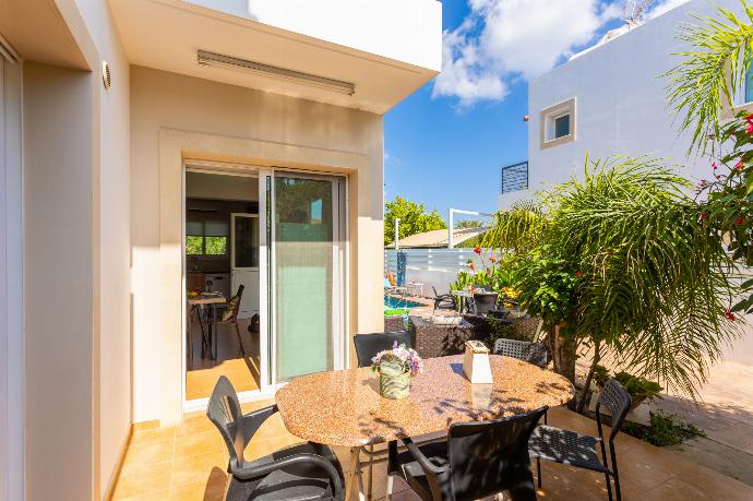 Terrace area . - Villa Kalliopi . (Photo Gallery) }}