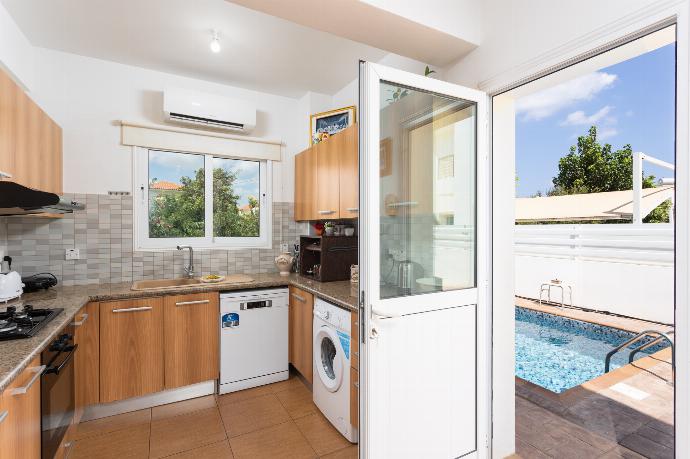 Equipped kitchen . - Villa Kalliopi . (Photo Gallery) }}