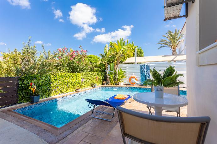 Terrace area . - Villa Kalliopi . (Photo Gallery) }}