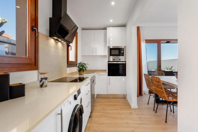 Equipped kitchen . - Villa Mariposas Caleta . (Fotogalerie) }}