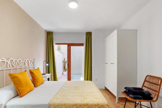 Double bedroom with A/C . - Villa Mariposas Caleta . (Photo Gallery) }}