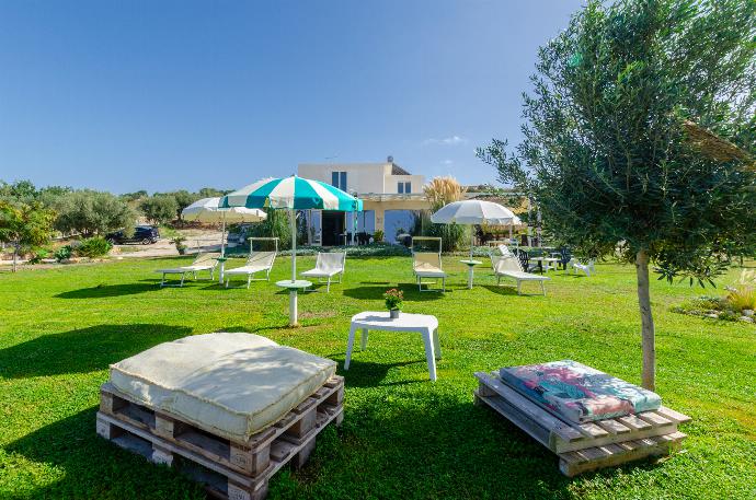 Outdoor sitting area . - Villa Padima . (Photo Gallery) }}