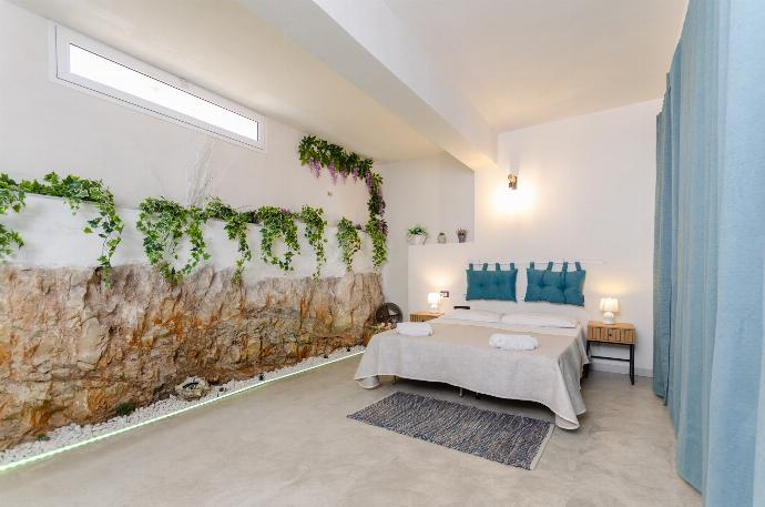 Double bedroom with A/C . - Villa Padima . (Photo Gallery) }}