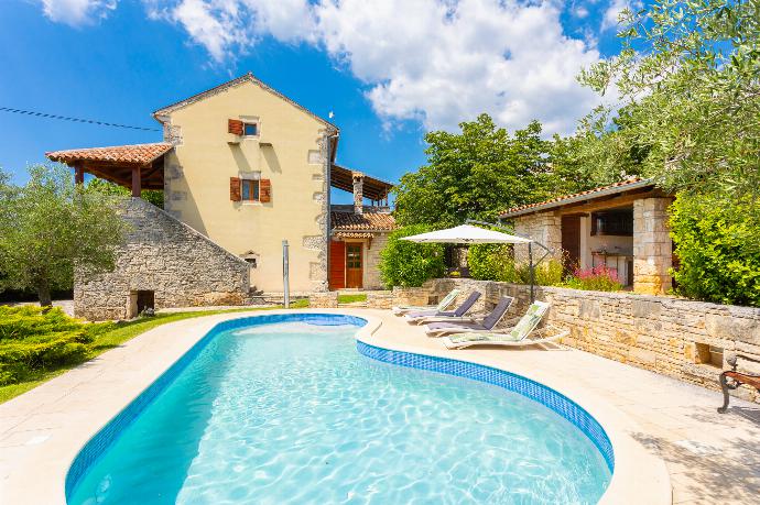 ,Beautiful villa with private pool, terraces, and garden . - Villa Di Vino . (Photo Gallery) }}