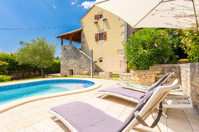 Beautiful villa with private pool, terraces, and garden . - Villa Di Vino . (Photo Gallery) }}