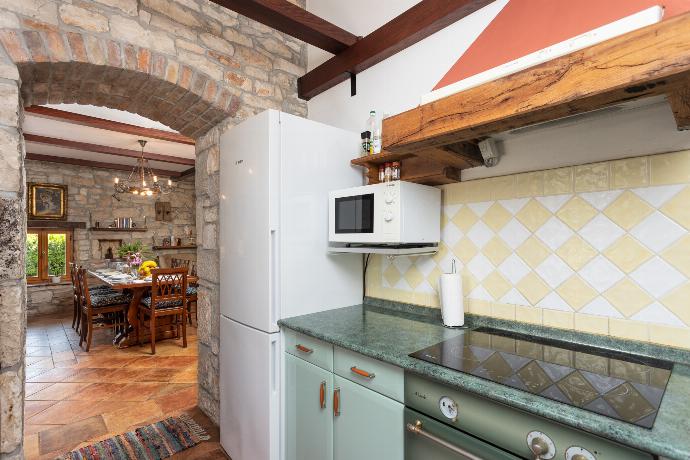 Equipped kitchen on ground floor . - Villa Di Vino . (Photo Gallery) }}