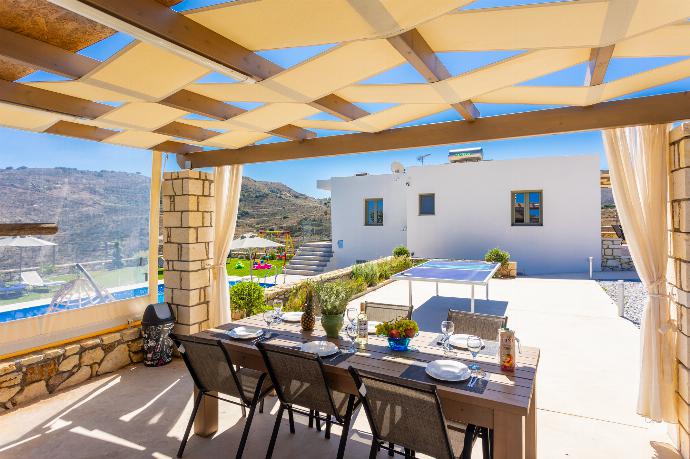 Terrace area . - Villa Marielia . (Photo Gallery) }}