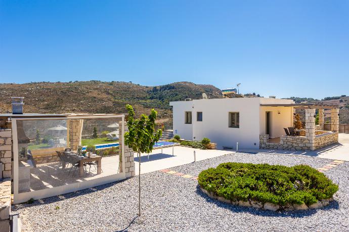 Terrace area . - Villa Marielia . (Photo Gallery) }}