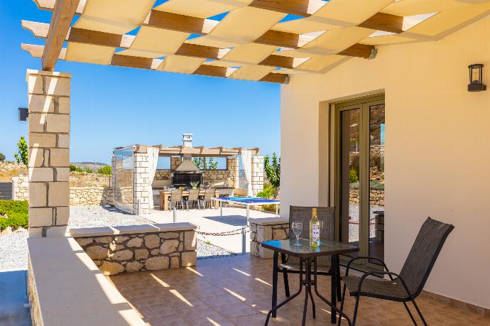 Terrace area . - Villa Marielia . (Photo Gallery) }}