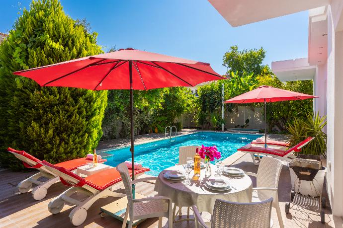 Terrace area . - Villa Casa Mia . (Photo Gallery) }}
