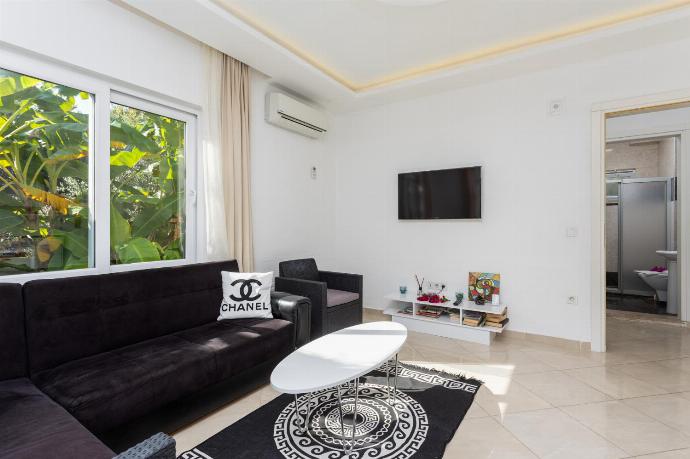  . - Villa Casa Mia . (Photo Gallery) }}