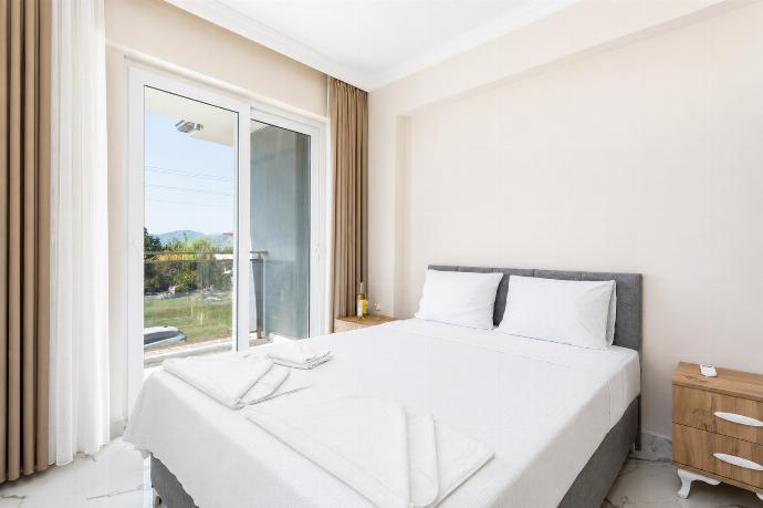 Double bedroom with ensuite bathroom and A/C . - Villa Azalea 2 . (Photo Gallery) }}