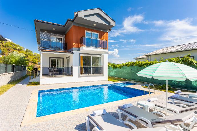 Beautiful villa with private pool and terrace . - Villa Sasha 1 . (Galería de imágenes) }}