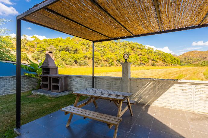 Terrace area with BBQ . - Villa Sasha 1 . (Galería de imágenes) }}
