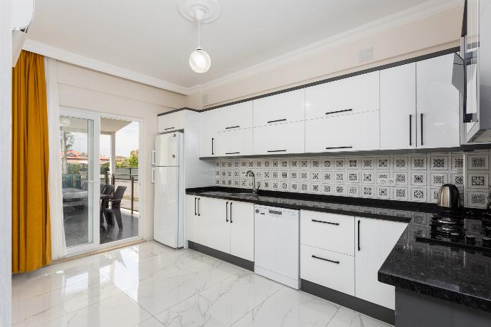 Equipped kitchen . - Villa Sasha 2 . (Photo Gallery) }}
