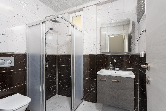Family bathroom with shower . - Villa Sasha 3 . (Photo Gallery) }}