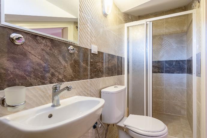 En suite bathroom with shower . - Villa Ada 2 . (Photo Gallery) }}