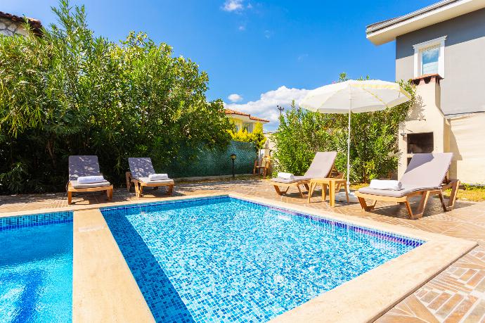 Private pool and terrace . - Villa Kaya 2 . (Fotogalerie) }}