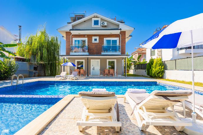 Beautiful villa with private pool and terrace . - Villa Mazoya . (Photo Gallery) }}