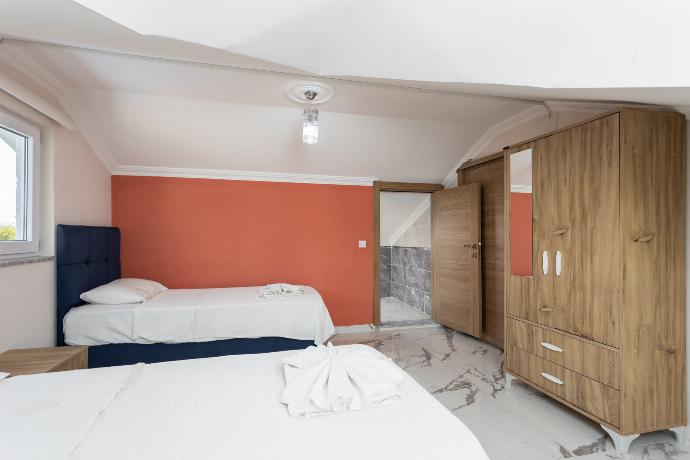  . - Villa Mazoya . (Photo Gallery) }}