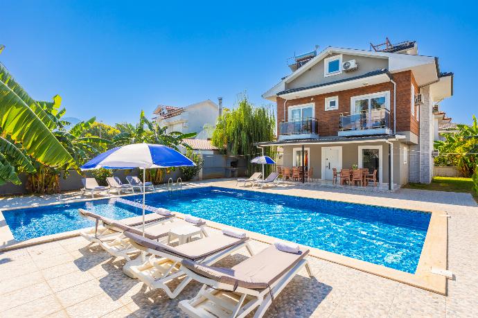 Beautiful villa with private pool and terrace . - Villa Mazoya . (Photo Gallery) }}