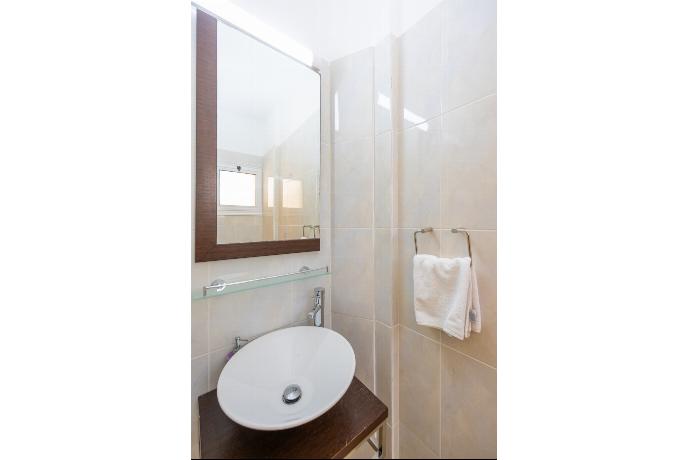  . - Villa Hera . (Photo Gallery) }}