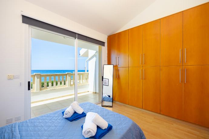  . - Villa Hera . (Photo Gallery) }}