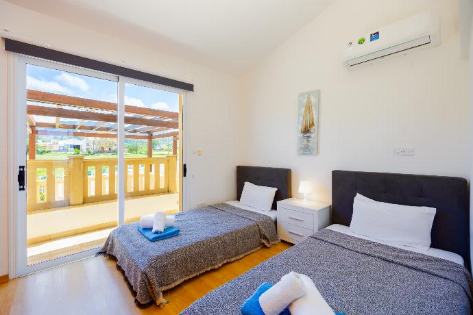  . - Villa Hera . (Photo Gallery) }}