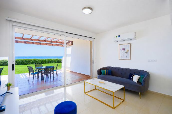  . - Villa Hera . (Photo Gallery) }}
