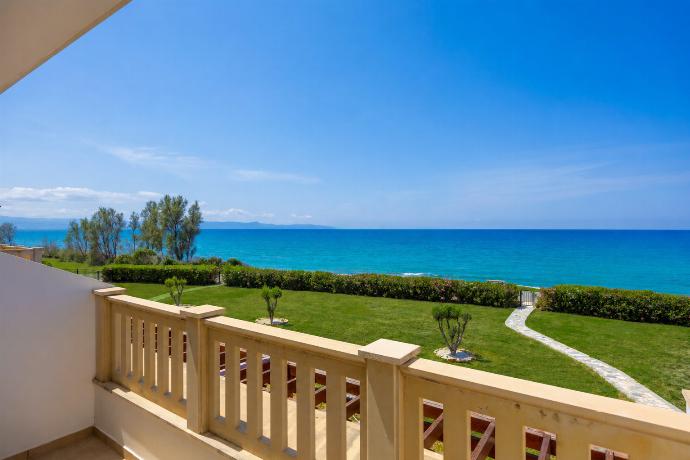  . - Villa Hera . (Photo Gallery) }}